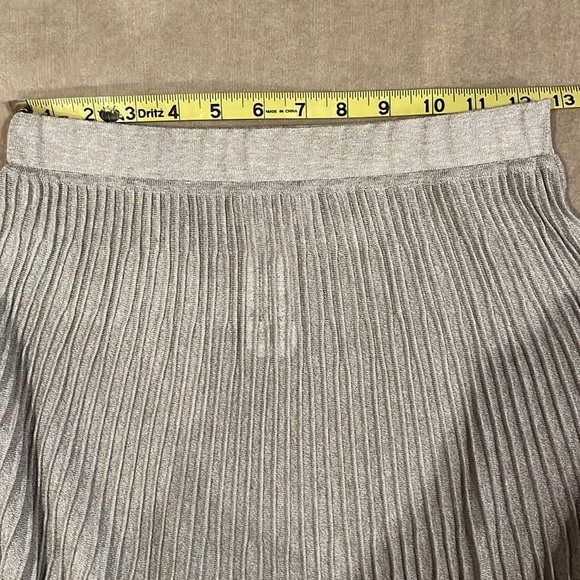 Falconeri Made in Italy Knit Pleated Midi Skirt Pale Gray Silver XS -Small - Picture 9 of 13